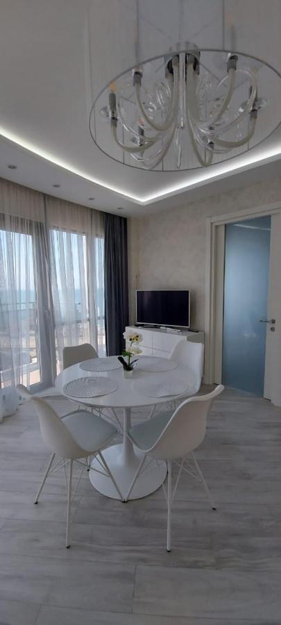 Elite Apartment In Orbi Sea Tower Batumi Exterior photo